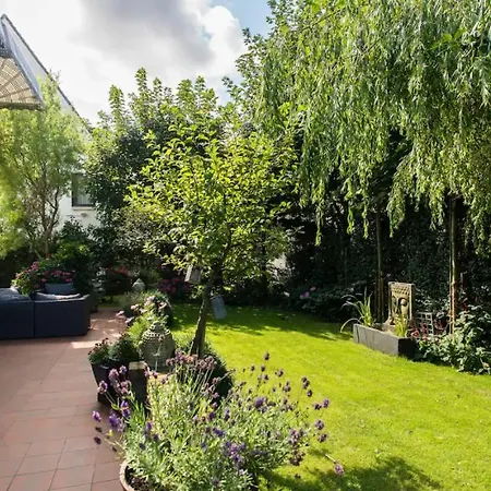 Insulinde Bed & Breakfast